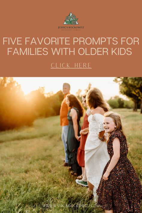 10 People Photo Shoot, Family Photoshoot Questionnaire, Self Portrait Family Photography, Curly Hair Family Photos, Large Family Prompts, Family Pictures Prompts, Big Family Photo Prompts, Family Photos At Farm, Posing Family Photos