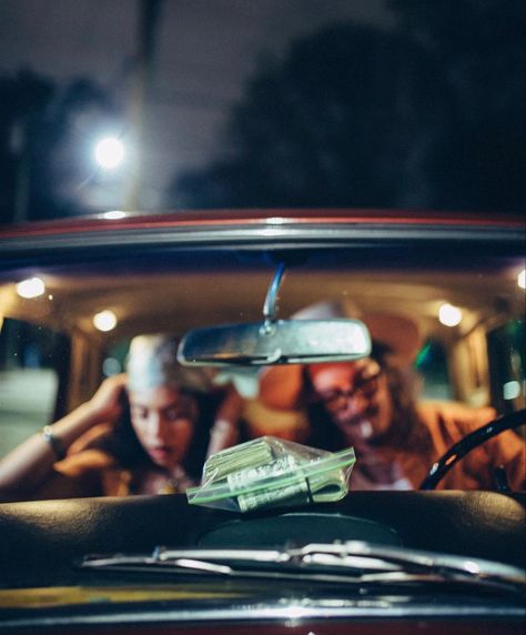 Car Editorial Photography, Freaknik Photoshoot, Car Photo Shoot Ideas, Money Photoshoot Ideas, Truck Photoshoot Ideas, Money Photoshoot, Black Nostalgia, Money Photo, Raw Photography