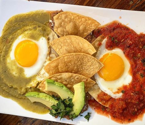 Receta Huevos Divorciados - Receta de México Ideas Desayuno, Mexican Breakfast Recipes, Mexican Breakfast, Everyday Food, Mexican Food Recipes, Food Inspiration, Breakfast Brunch, Breakfast Recipes, Cooking Recipes