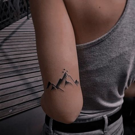 Pin by Kassi on lit. —> a court of thorns and roses | Bookish tattoos, Inspirational tattoos, Sleeve tattoos Tog And Acotar Tattoo, Acotar Tattoos Rhysand Knees, Rhysand Mountain Tattoo, Acotar Tattoos Mountain, Velaris Tattoo Ideas, A Court Of Thorns And Roses Tattoo Ideas, Acowar Tattoo, Acotar Tattoos Feyre, A Court Of Mist And Fury Tattoo