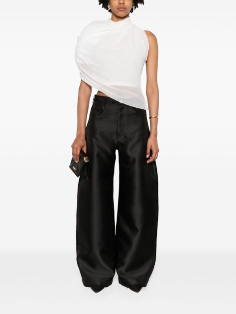 Find JACQUEMUS Le Haut Pablo Chiffon Blouse on Editorialist. white chiffon semi-sheer construction draped design mock neck rear clasp fastening one-shoulder shoulder pads short draped sleeves asymmetric hem Chiffon Blouse Outfit, Jacquemus Outfit, Timeless Fits, Winter Runway, Bohemian Jewels, Black Chiffon Blouse, Draped Sleeves, Padded Shorts, Archive Fashion