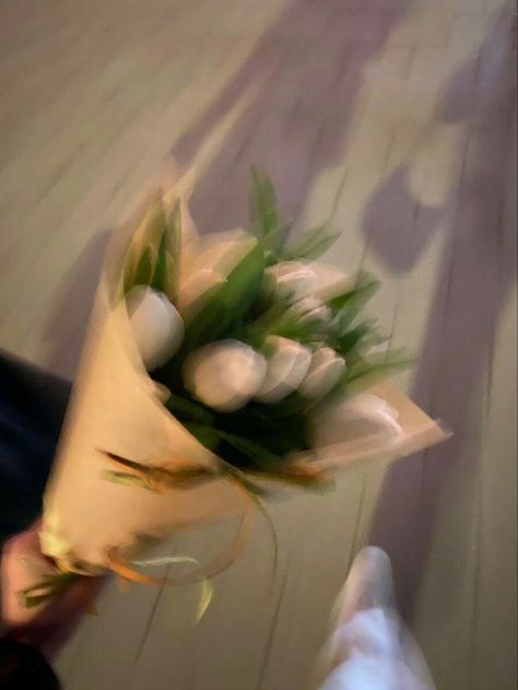 White Tulip Bouquet, Boquette Flowers, Tulip Bouquet, Nothing But Flowers, Flower Therapy, White Tulips, Beautiful Bouquet Of Flowers, Tulips Flowers, Beautiful Bouquet