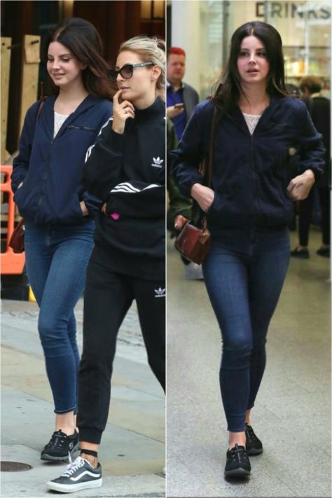 July 24, 2017: Lana Del Rey in London #LDR Lana Del Rey Jacket Outfit, Lana Del Rey Winter Outfits, Lana Del Rey Basic Outfit, Lana Del Rey 2012 Outfits, Lana Del Rey Street Style, Lana Del Rey Street Style 2022, Summer Time Saddens Outfits Lana Del Rey, Lana Del Rey Racing Jacket, Lana Del Rey Outfits