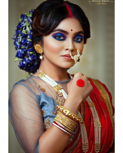 Makeup Seminar, Airbrush Bridal Makeup, Makeup Workshop, Makeover Studio, Bridal Makeup Images, Bridal Bun, Indian Bridal Photos, Bengali Bride, Bridal Hair Buns