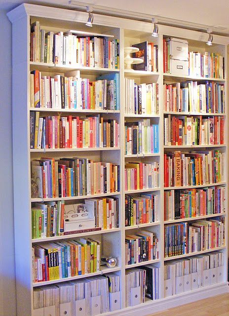 87 Exceptionally Inspiring Track Lighting Ideas to Pursue Billy Bookshelves, Billy Ikea, Lots Of Books, Ikea Bookcase, Bookcase Lighting, Ikea Bookshelves, Ikea Billy Bookcase, Ikea Billy, Billy Bookcase