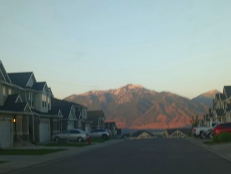 Utah Mountain Home, Utah House Aesthetic, Utah Aesthetic Pictures, Utah Mountains Aesthetic, Byu Aesthetic, Utah Neighborhood, Utah Mom Aesthetic, Mormon Aesthetic, Utah Houses