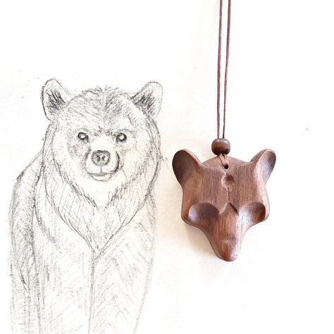 Art Sculpture En Bois, Wood Jewelery, Wolf Necklace, Wooden Bear, Necklace Wood, Wood Animal, Horse Necklace, Carving Art, Bear Necklace