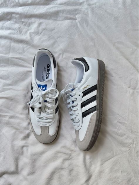 white shoes, white adidas sambas, adidas sambas, adidas, sambas Adidas Samba Women, Samba Adidas Outfit, Adidas Samba Outfits, Adidas Samba White, Samba Outfits, Looks Adidas, Platform Tennis Shoes, Adidas Samba Outfit, Samba Shoes