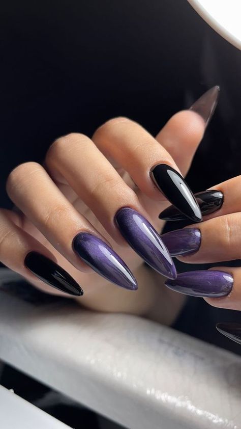 Amethyst Nail Art, Dark Purple Stiletto Nails, Dark Nails Aesthetic, Purple Goth Nails, Dark Aesthetic Nails, Purple Black Nails, Taylor Swift Nails Inspired, Purple And Black Nails, Amethyst Nails