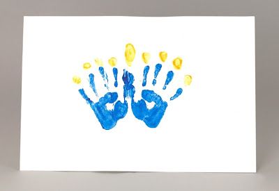 Childs #Handprint #Menorah by Crayola #Hanukkah #Chanukah Handprint Menorah, Menorah Craft, Menorah Diy, Diy Menorah, Hanukkah Preschool, Hannukah Crafts, Biblical Holidays, Hanukkah Activites, Camp Projects