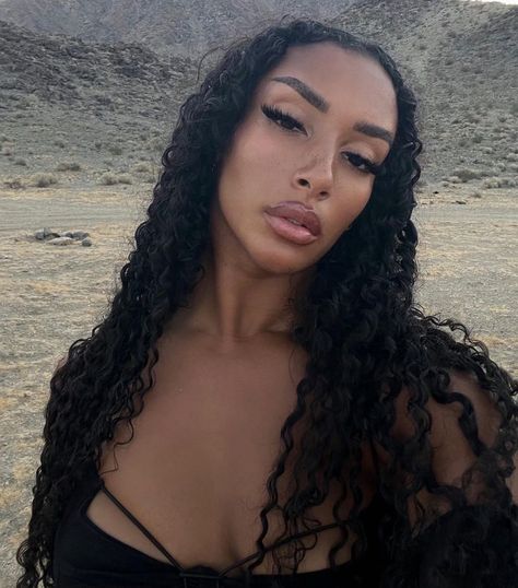 Naomi Sharon on Instagram: “New Era” Wet Curls Hairstyles, Wet Look Hair, Wet And Wavy Hair, Face Photo, Long Wavy Hair, Wet Look, Long Curly Hair, Long Curly, Wet Hair