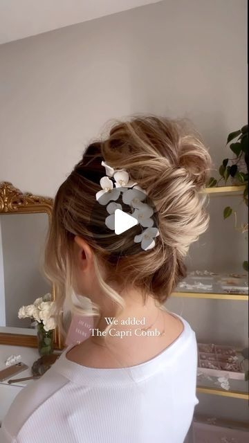 Jay Kay Braids & Bridal on Instagram: "5- minute French twist ft. The Capri Comb 🤍✨ . Bridal hair, wedding hair, updo, French twist" Updo French Twist, Wedding Hair Updo, Jay Kay, Beach Wedding Hair, Hair Wedding, French Twist, Wedding Updo, Hair Updo, Bridesmaid Hair