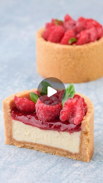 Cheesecake Variations, Matcha Pistachio, Creative Dessert Ideas, Dolci Finger Food, Mini Tart Recipes, Foolproof Recipes, Cheesecake Tarts, Raspberry Desserts, Dessert Cookbooks