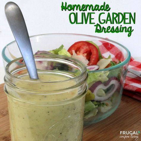 Copycat Olive Garden Dressing - Ingredients for Your Home Salad Copycat Olive Garden Dressing Recipe, Olive Garden Dressing, Salad Italian, Olive Garden Salad Dressing, Olive Garden Salad, Copycat Olive Garden, Salad Kale, Olive Garden Recipes, Salad Toppings