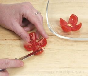 Cherry Tomato Flower  Garnish Tomato Flower, Salad Presentation, Food Presentation Plates, Food Garnish, Vegetable Decoration, Food Plating Techniques, Plate Presentation, Drink Garnishing, Fruit And Vegetable Carving