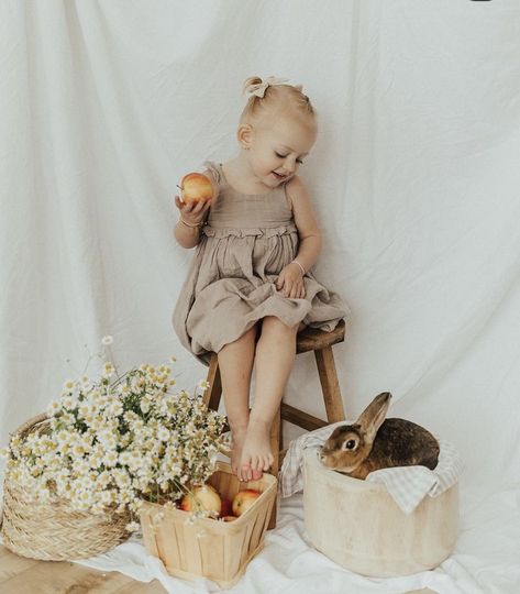 Easter Tea Party, Easter Mini Session, Easter Photoshoot, 1st Birthday Cake Smash, Gym Hairstyles, Minimalist Baby, Easter Photos, Foto Baby, Birthday Cake Smash