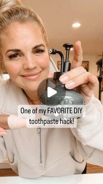 CRYSTAL IRISH || Health + Wellness on Instagram: "Here is a non-toxic, all natural, remineralizing toothpaste diy that will leave your teeth feeling like you just left a cleaning from the dentist and your mouth feeling refreshed. 🤩

This DIY is one of my fav’s! It’s super easy and is a perfect boost to caring for your teeth & gums. 🦷🪥✨

🌟What you need:

🦷8oz glass pump dispenser 
🦷1 capful Onguard mouthwash
🦷2 tsp Vanman’s miracle toothpowder 
🦷1 tube Onguard toothpaste

Add the mouthwash and Vanman’s toothpowder into your glass pump, mix well. Add tube of toothpaste and shake, shake, shake. Enjoy an all-natural, clean mouth without all those icky toxic chemicals!! 

👉🏼Did you know?! Commercial toothpastes contain harmful ingredients such as formaldehyde, fluoride, chlorhexidine, How To Make Toothpaste, Diy Mouthwash, Remineralizing Toothpaste, Mouthwash Dispenser, Diy Toothpaste, Organic Toothpaste, Dispenser Diy, Homemade Mouthwash, Homemade Toothpaste