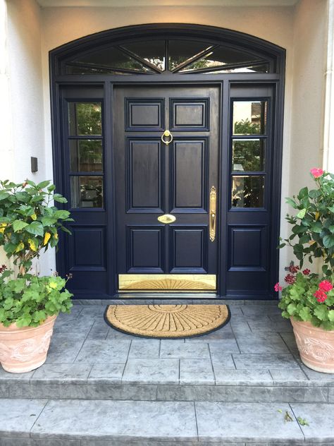 Black Doors Exterior Front Entry, Black Exterior Doors, Front Door Inspiration, Flush Door Design, House Front Door Design, Traditional Front Doors, Modern Entrance Door, Front Door Styles, Main Entrance Door Design