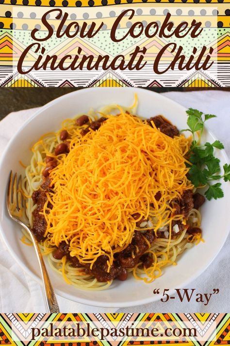 Slow Cooker Cincinnati Chili cooks up the distinctive style of chili in your crock pot to put atop a pile of spaghetti buried in cheese. via @suelau1 Cincinnati Chili Recipe, Amazing Slow Cooker Recipes, Cincinnati Chili, Slow Cooker Chili Recipe, Best Chili Recipe, Chili Recipe Crockpot, Crockpot Chili, Homemade Cornbread, Meat Appetizers