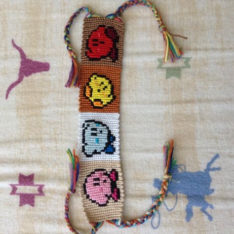 Kirby Friendship Bracelet Pattern, Alpha Bracelets, String Friendship Bracelets, Bracelet Stuff, Making Friendship Bracelets, String Bracelet Patterns, Cute Friendship Bracelets, Embroidery Bracelets, Diy Friendship Bracelets Patterns