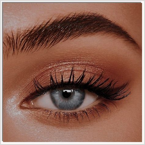 Make your wedding day even more magical with Amazon's top-rated makeup. Makeup Noel, Evening Eye Makeup, Eye Makeup Images, Prom Eye Makeup, Cute Eye Makeup, Formal Makeup, Eye Makeup Pictures, Pinterest Makeup, Makijaż Smokey Eye