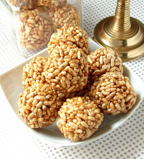 Pori Unda/Sweet Puffed Rice Balls Puffed rice is a good tea time snack in itself. Pori unda is yummy balls made with puffed rice and... Puff Rice Recipes, Snacks Appetizers, Easy Dessert Recipes, Recipes With Few Ingredients, Puffed Rice, Recipe Dessert, Recipe Sweet, Tea Time Snacks, Rice Balls