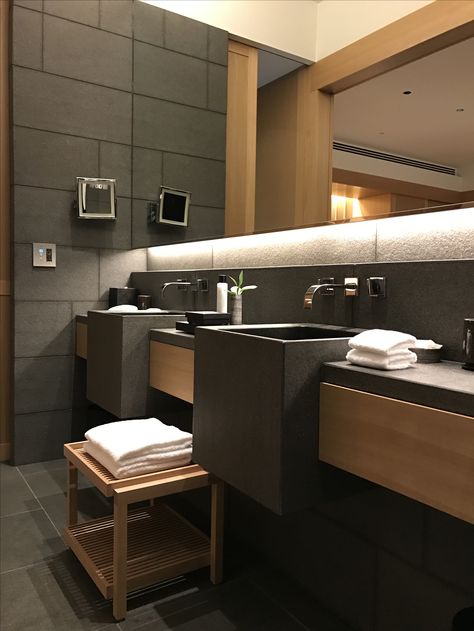 Aman Kyoto Bathroom, Aman Tokyo Bathroom, Japan Bathroom, Aman Kyoto, Aman Tokyo, Japanese Bathroom, Dark Modern, Tokyo Hotels, Toilet Design