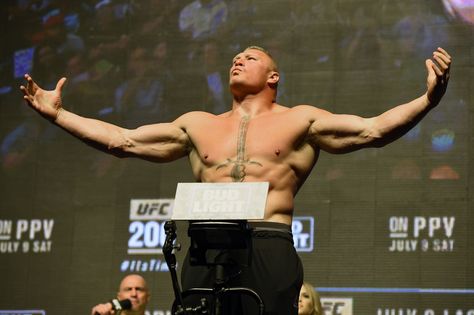 Brock Lesnar at the UFC 200 weigh-in. Brock Lesnar Ufc, Stipe Miocic, Nxt Divas, Wwe Pictures, Brock Lesnar, Combat Sports, Wwe Wrestlers, Web Magazine, Professional Wrestling