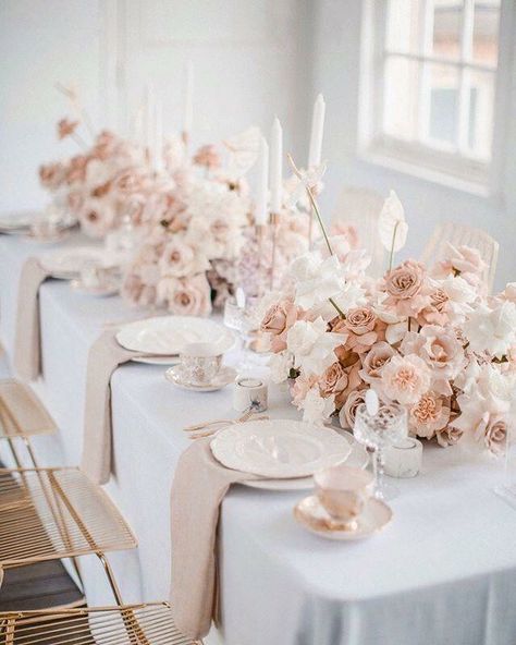 Tafel Decor, Beige Wedding, Boda Mexicana, Bridal Table, Peach Wedding, Wedding Table Settings, Wedding Mood Board, Wedding Tablescapes, Wedding Mood