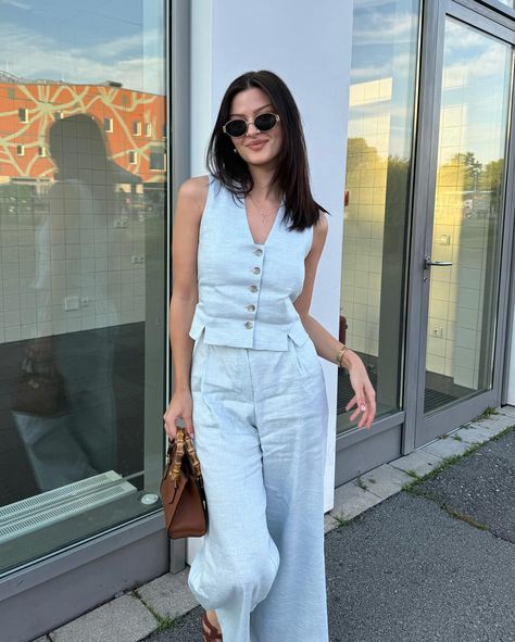 this linen set is just everything Casual Corporate, Corporate Outfit, Corporate Outfits, All White Outfit, Casual Work Outfit, Old Money Style, White Outfit, Interview Outfit, Outfit Look