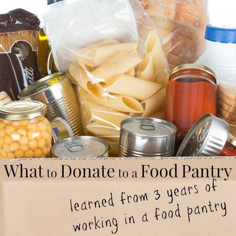 Tips on What to Donate to a Food Bank I learned from 3 years of working in a food pantry. Food Drive #foodbank Food Bank Ideas, Community Food Pantry Ideas, Church Food Pantry Ministry, Blessing Box Food Pantry, Food Donation Box Ideas, Food Pantry Ideas, Food Pantry Donations, Food Bank Donations, Little Free Pantry