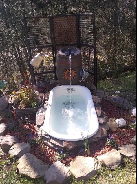 Outdoor Bathtub Ideas, Outside Bathtub, Outdoor Shower Diy, Diy Hot Tub, Outdoor Bathtub, Outdoor Bathroom Design, Outdoor Tub, Outdoor Baths, Outdoor Bath