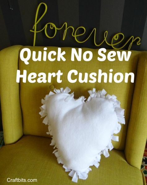 Sew Heart Pillow, No Sew Fabric Projects, Valentine Thoughts, No Sew Pillows, Sew Heart, Sew A Pillow, Christmas Craft Gifts, Craft Patterns Free, Valentine Goodies