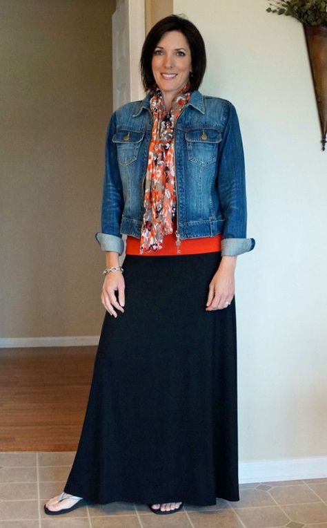 Summer Outfits 2020 Plus Size, Long Black Skirt, Wear A Scarf, Skirt Diy, Long Skirt Outfits, Maxi Outfits, How To Wear A Scarf, Maxi Skirt Outfits, Sixties Fashion