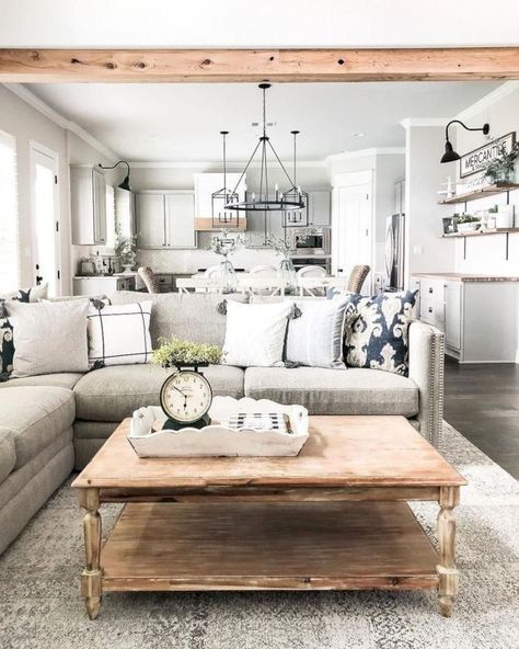 Farmhouse Living Room Joanna Gaines, Farmhouse Living Room Sofas, Joanna Gaines Living Room, Living Room Joanna Gaines, Joanna Gaines Magnolia, Farm House Livingroom, Farmhouse Living Room Decor Ideas, Sala Grande, Diy Living Room Decor