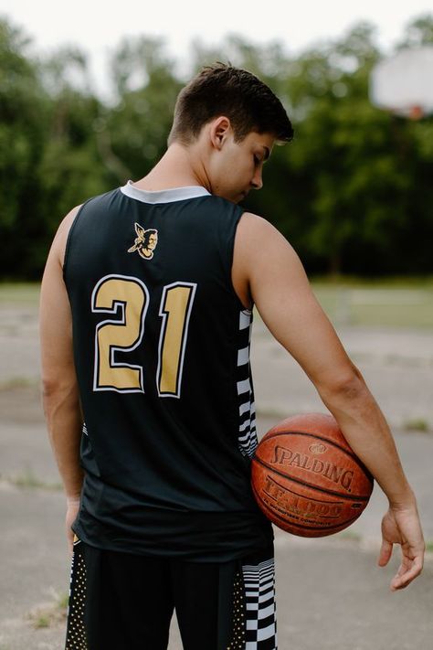 25 Unique & Creative Senior Picture Ideas for Guys Guys Basketball Senior Pictures, Senior Picture With Basketball, Basketball Senior Portraits, Senior Guy Basketball Poses, Guys Senior Pictures Poses Basketball, Male Senior Pictures Basketball, Basketball Senior Picture Ideas For Guys, Boy Senior Pictures Basketball, Senior Pictures Basketball Boys