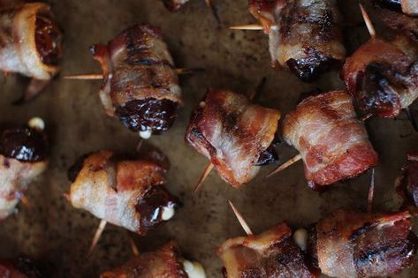 20 Oscar party appetizers that are easy and delicious: Best of Recipe Box - oregonlive.com Eclipse Themed Food, Stuffed Bacon Wrapped Dates, Party Main Dish, Wrapped Dates, Eclipse Party, Happy Hour Food, Bacon Wrapped Dates, Elegant Appetizers, Summer Brunch