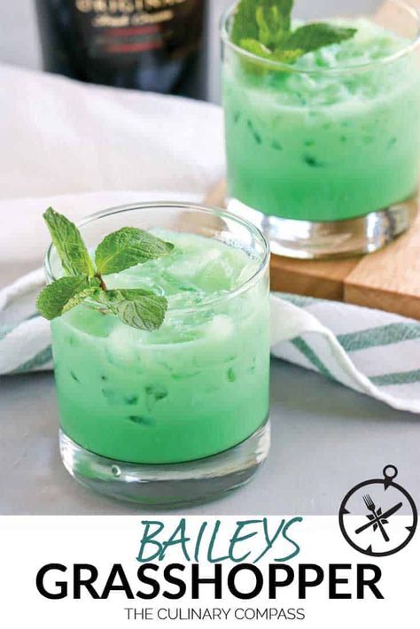 It only takes three ingredients to make this Baileys Grasshopper which is light and refreshing. Banana Milkshake, Baileys Irish Cream, Dessert Options, Alcohol Drink Recipes, Three Ingredient, Drinks Alcohol Recipes, Great Desserts, Alcohol Recipes, Holiday Drinks