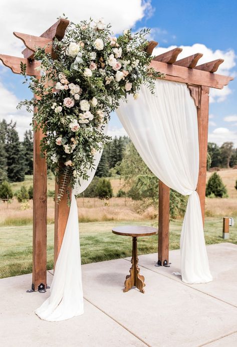 Garden Arbor Wedding Arch, Wedding Arbors Outdoor, Steampunk Wedding Decorations, Wedding Arch Greenery, Hmong Wedding, Wedding Trellis, Wedding Pergola, Country Style Wedding Dresses, Amber Wedding