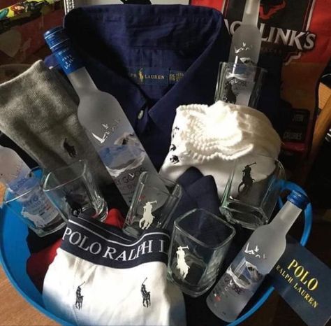 Boyfriends Birthday Ideas, Mens Luxury Lifestyle, Boyfriend Gift Basket, Heart Logo, Boyfriend Birthday, Birthday Gifts For Boyfriend, Liquor Bottles, Room Makeover Inspiration, Gift Baskets