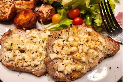 Feta Pork Chops, Monkey Butter Recipe, Mediterranean Pork Chops, Monkey Butter, Skillet Pork Chop Recipes, Healthy Skillet Meals, Healthy Skillet, Pan Pork Chops, 30seconds Food