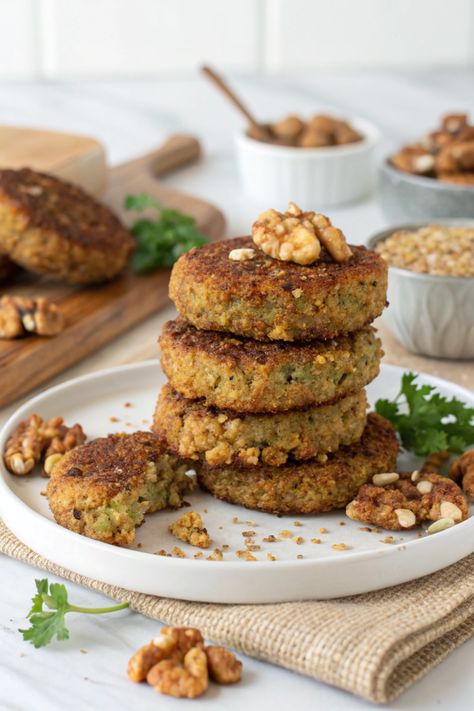 Top 7 Ingredients for Crispy Walnut Quinoa Patties Vegan Quinoa Patties, Roasted Veggie Medley, Quinoa Patties, Tahini Dressing Recipe, Quinoa Cake, Vegan Patties, Crispy Quinoa, Easy Quinoa, Vegan Quinoa