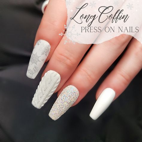 Snowflake Sparkle Nails, White Silver Winter Nails, Sugar Dust Nail Art, White Sugar Nails, White Sweater Nails, Sweater Nails Christmas, Winter Sweater Nails, Snowy Nails, Christmas Sweater Nails