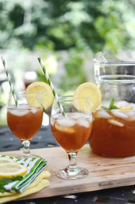 Almond Tea Punch Recipe, Tea Punch Recipe, Drinking Green Tea, Colorado Food, Sweet Tea Recipes, Almond Tea, Green Tea Recipes, Brunch Drinks, Iced Tea Recipes