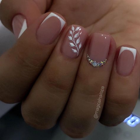 Magical Spa en Instagram: “Esmaltado Semipermanente #magicalnailspa #nails #nail #nailsaddict #nailsalon” French Manicure Nails, Work Nails, Nagel Inspo, Short Acrylic Nails Designs, Cat Kuku, Square Acrylic Nails, Elegant Nails, Chic Nails, Fancy Nails