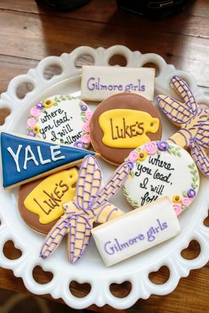 Plan a Gilmore Girls-Inspired Bachelorette Weekend! Gilmore Girls Party Decorations, Girls Weekend Food Ideas, 19 Birthday Party Ideas, 19 Birthday Party, Girls Weekend Food, Gilmore Party Ideas, Rory And Lorelai, Gilmore Girls Party, Honorary Gilmore Girl