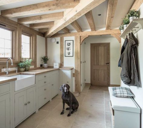 Border Oak, Oak Frame House, Rustic Kitchen Cabinets, Cottage Kitchens, Cottage Interiors, Kitchen Extension, Cottage Kitchen, Wooden Cabinets, Rustic Kitchen