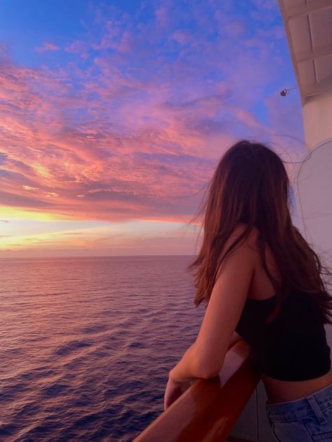 Cruise Photography Ideas, Sunset Sky Aesthetic, Cruise Photography, Cruise Ship Pictures, Semester At Sea, Tropical Cruise, Cruise Pictures, Mexico Cruise, Bahamas Vacation