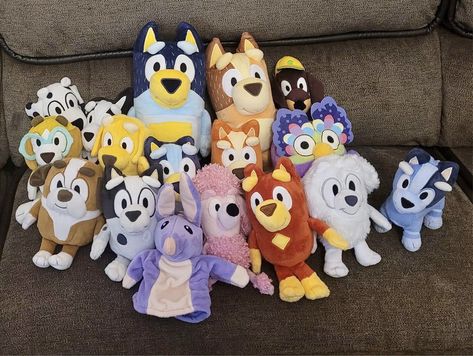 Bluey Stuffed Animal, Bluey Plushies, Bluey Merch, Bluey Plush, Bluey Toys, Bluey Stuff, Bingo Funny, Bottle Gift Tags, Tv Program