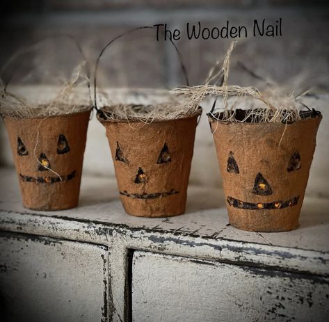 Fall Harvest Crafts, Halloween Primitives, Holiday Crafts Halloween, Pots Crafts, Peat Pots, Halloween Arts, Fall Floral Decor, Fall Pumpkin Crafts, Primitive Pumpkin